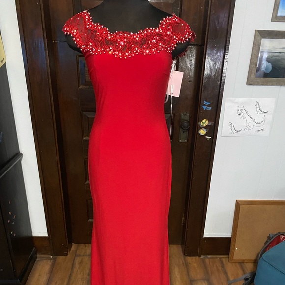 Madison James Prom/Formal NWT Size 6 - Picture 1 of 8